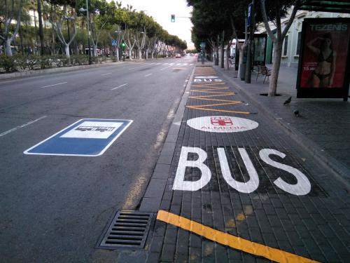 PARADA AUTOBUS ALMERIA TERMOPLASTICO 