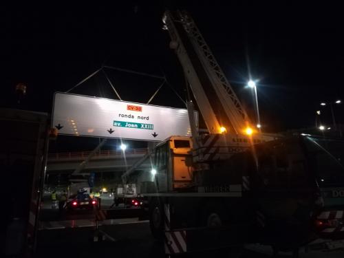 MONTAJE CARTEL LAMAS CV-30 PÓRTICO VALENCIA